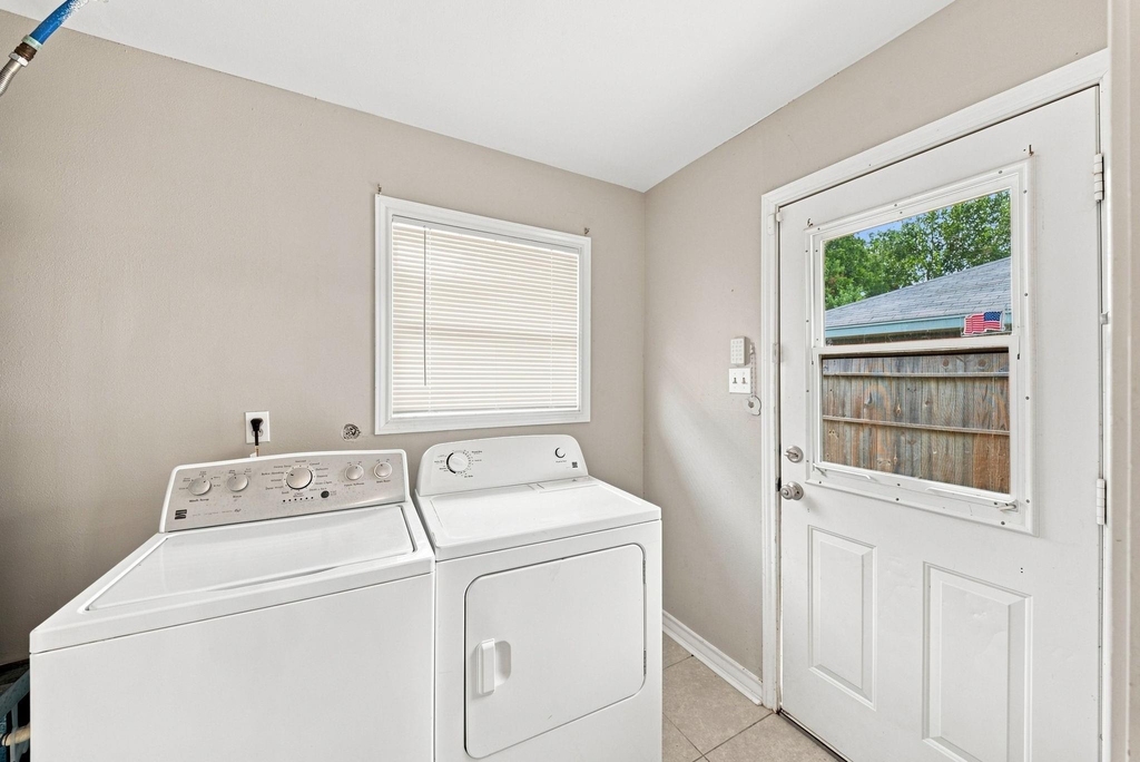914 Martha Street - Photo 13