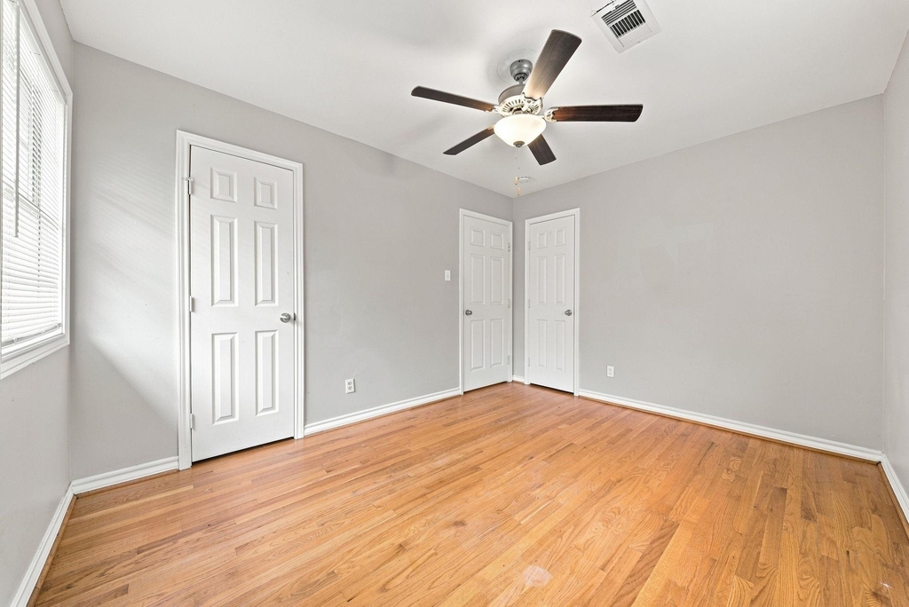 914 Martha Street - Photo 16