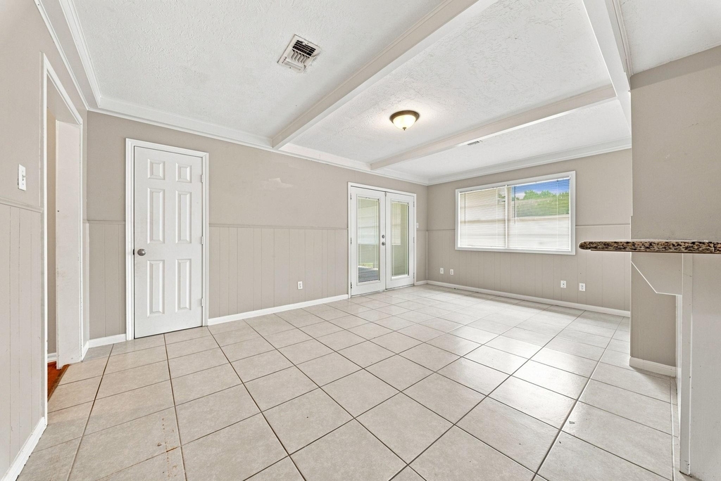 914 Martha Street - Photo 8