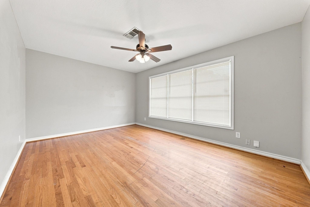 914 Martha Street - Photo 3