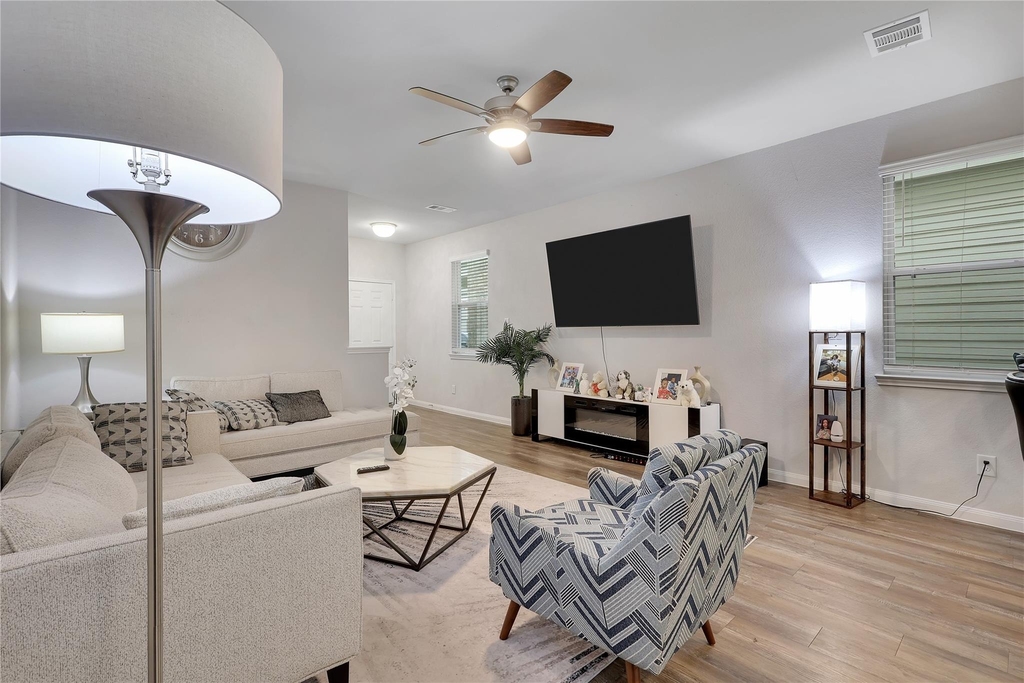 17419 Desmond Street - Photo 4