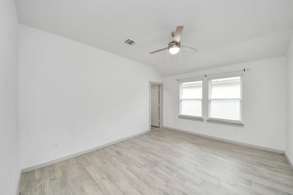 7923 Cattleman Valley Drive - Photo 17