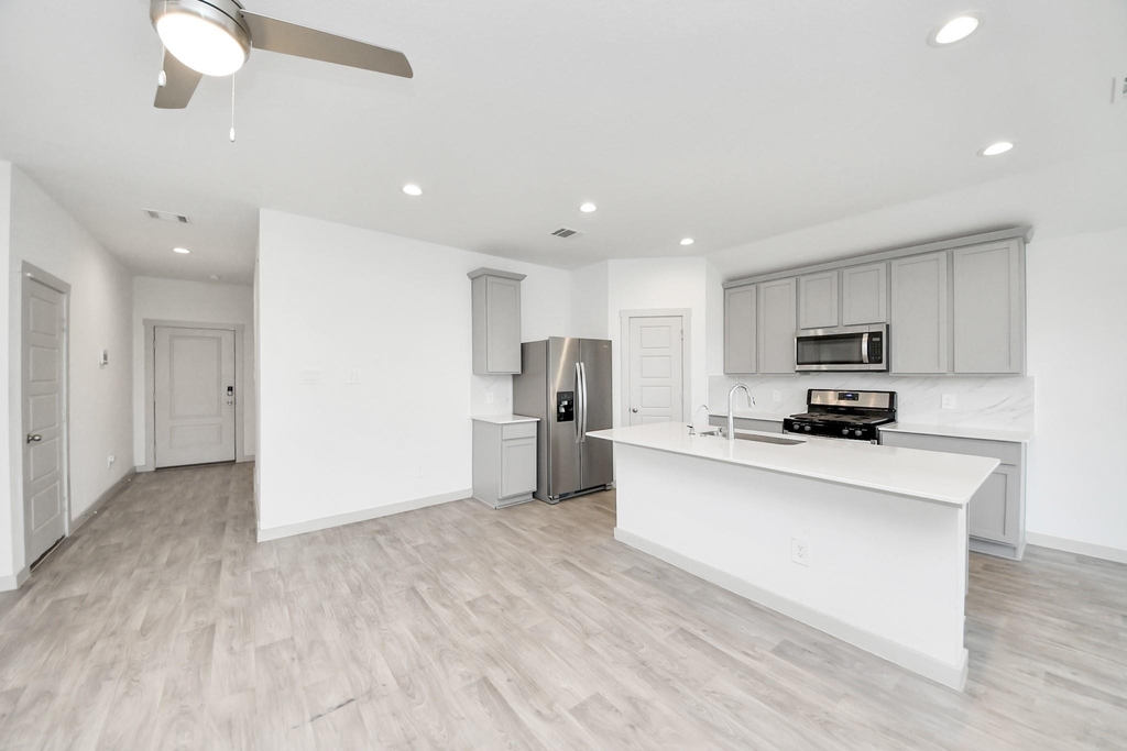 7923 Cattleman Valley Drive - Photo 10