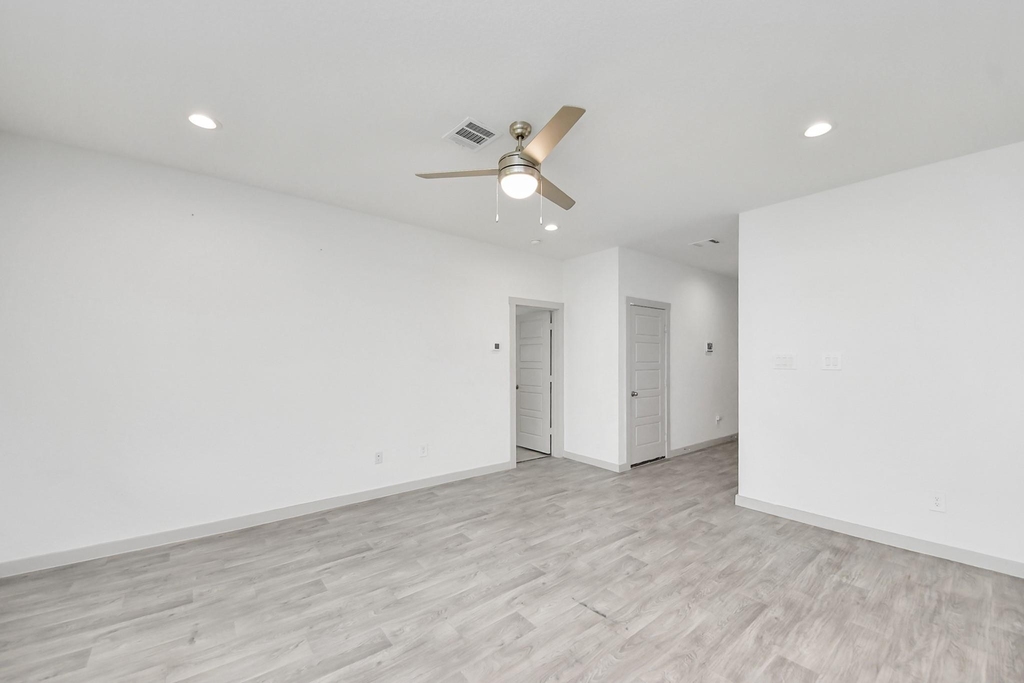 7923 Cattleman Valley Drive - Photo 6