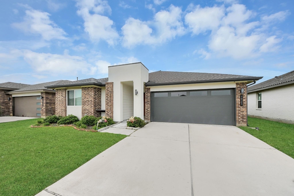 7923 Cattleman Valley Drive - Photo 1