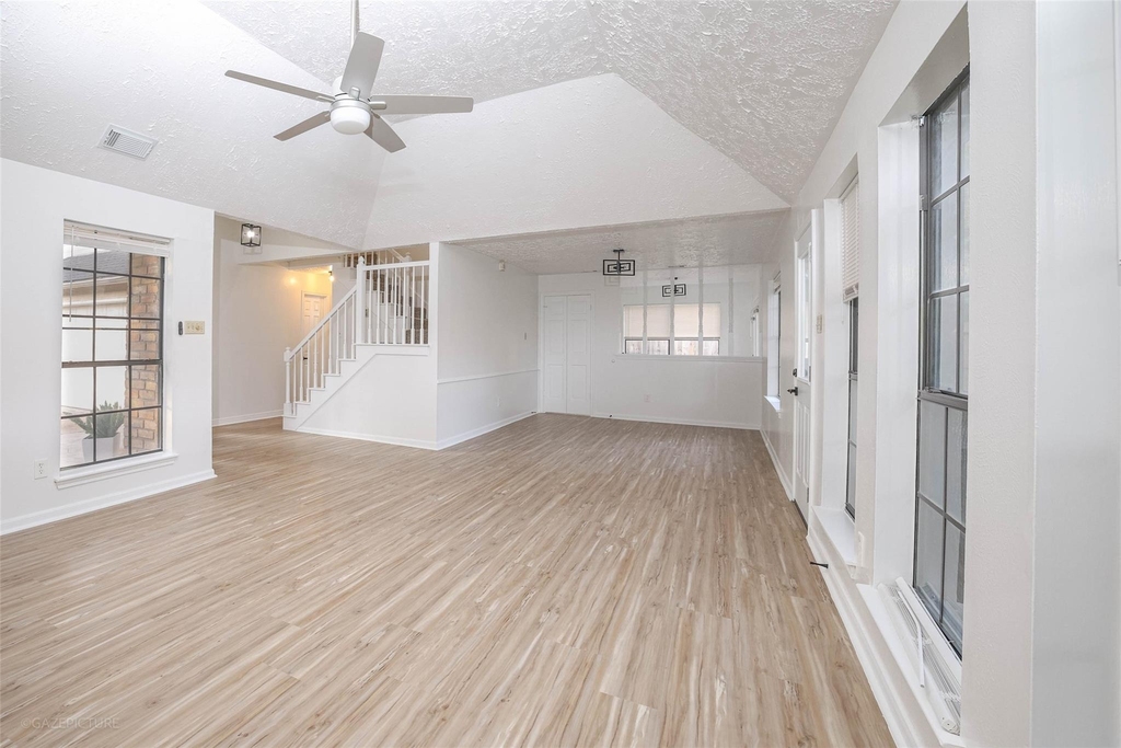 9810 Jockey Club Drive - Photo 4