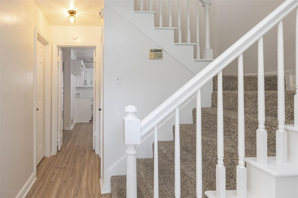 9810 Jockey Club Drive - Photo 2