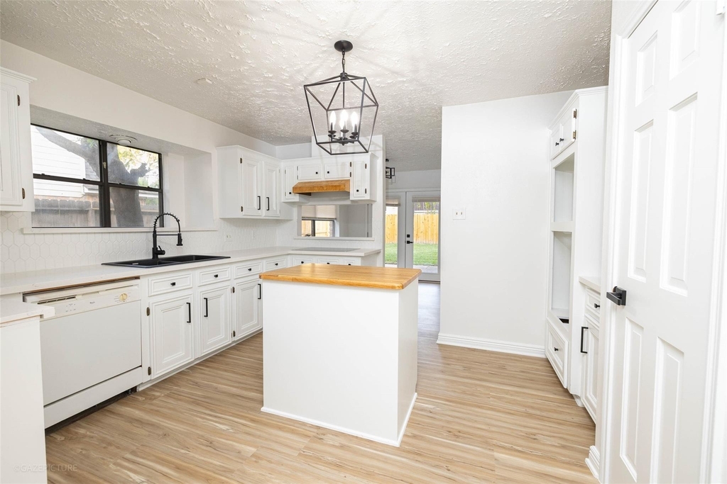 9810 Jockey Club Drive - Photo 8