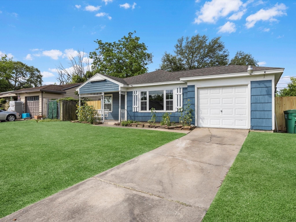 4218 Crenshaw Street - Photo 1
