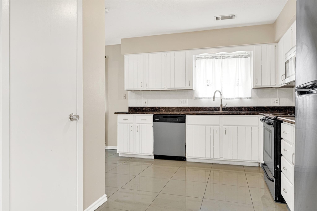 11826 Oceanview Street - Photo 11