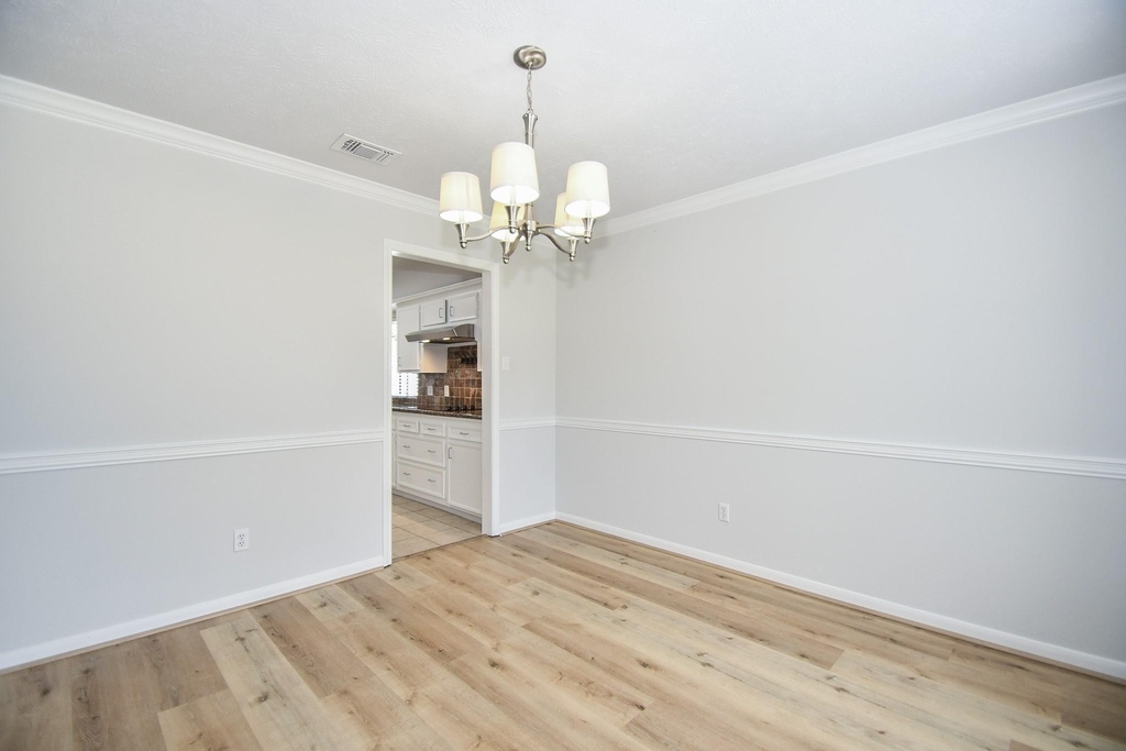 3107 Barnhill - Photo 4