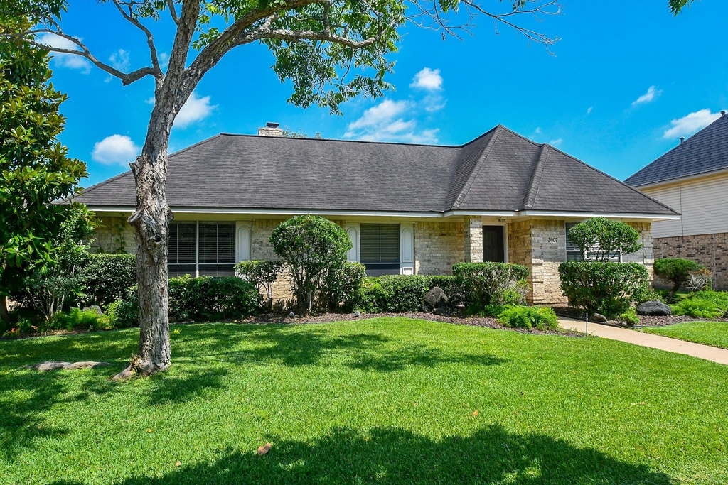 3107 Barnhill - Photo 0
