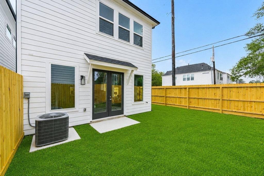 5630 Balbo Street - Photo 38
