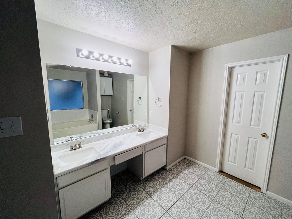 23134 Waterlake Dr - Photo 5