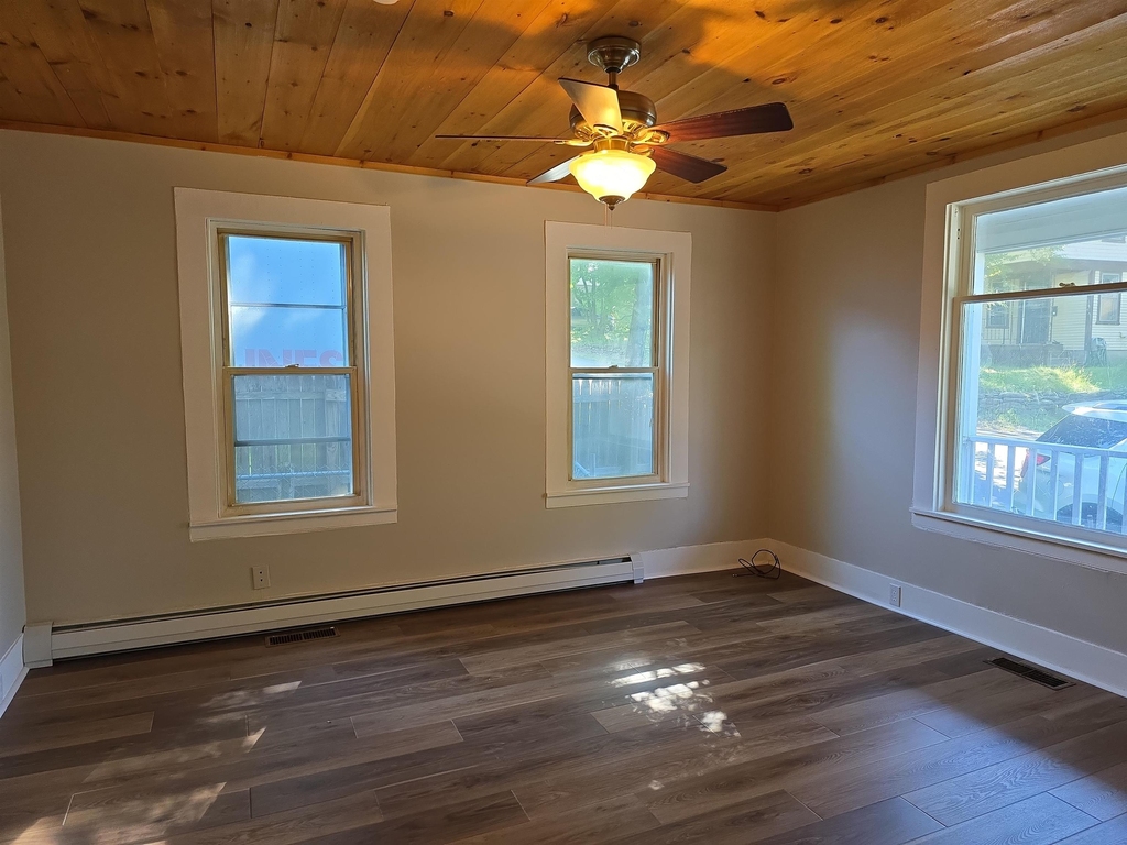 147 Laurel - Photo 4