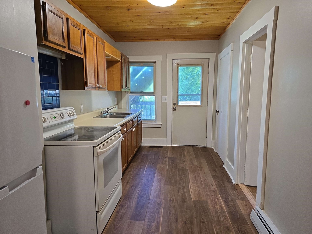 147 Laurel - Photo 1