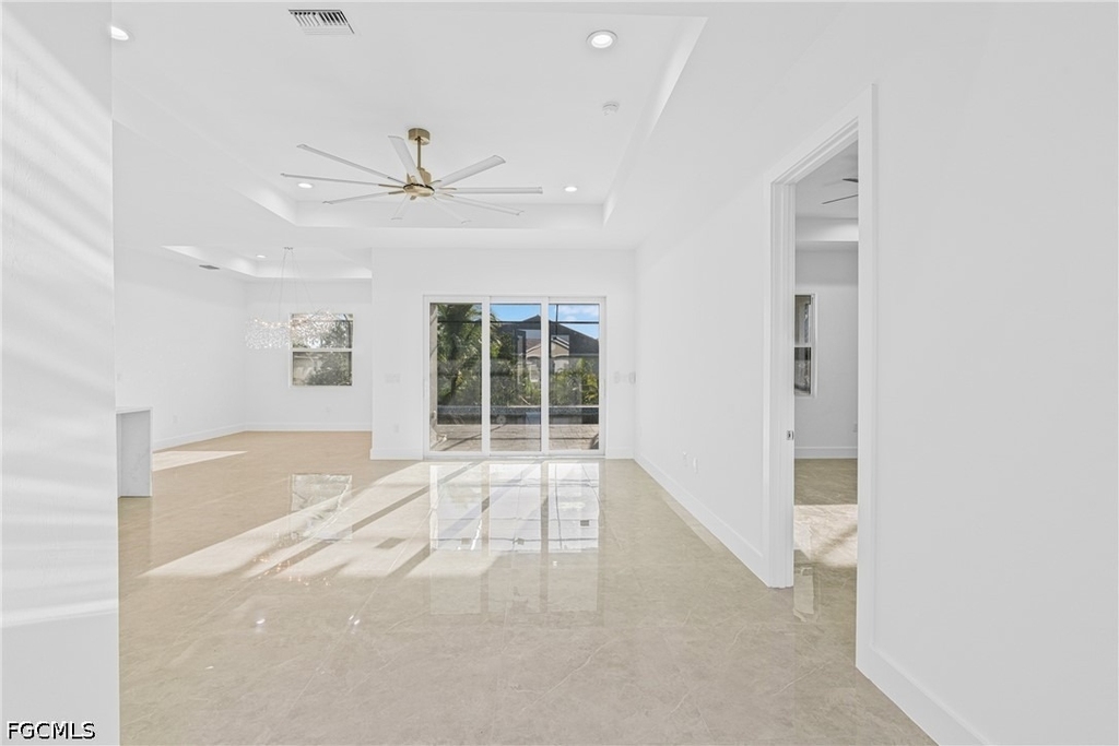 821 Nw 37th Place - Photo 5