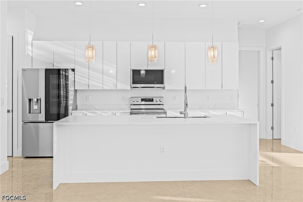 821 Nw 37th Place - Photo 13