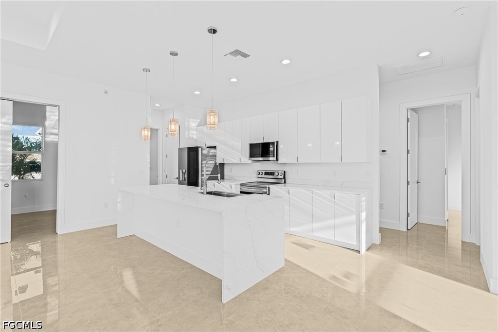 821 Nw 37th Place - Photo 15