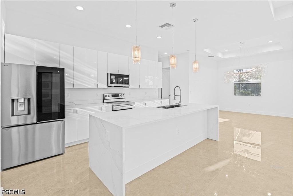 821 Nw 37th Place - Photo 14
