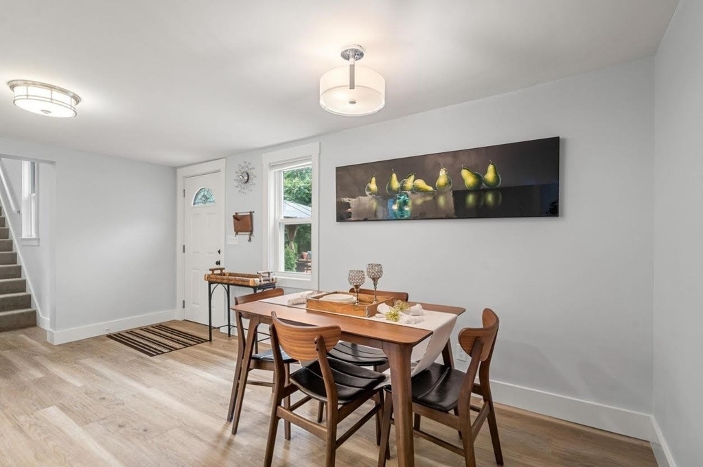 47 Newton - Photo 10