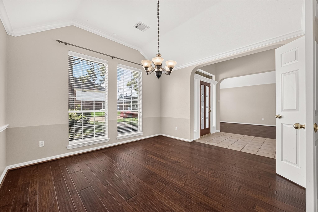 2726 Martinec Drive - Photo 4