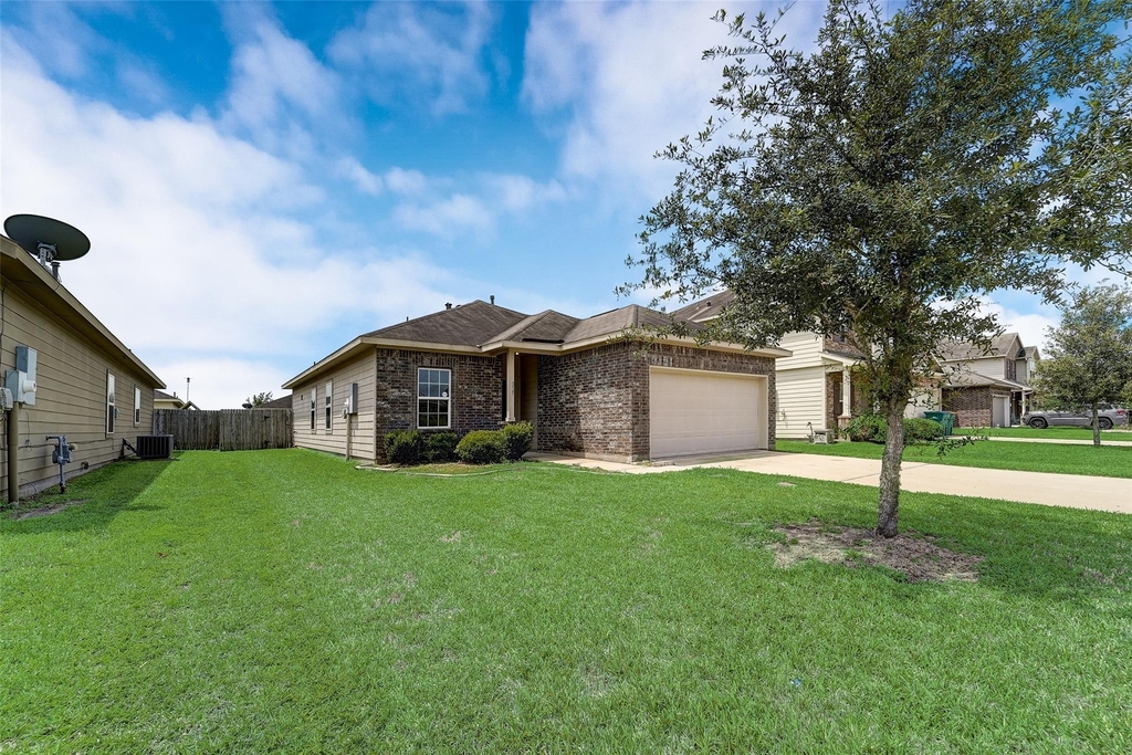 315 Apache Field Lane - Photo 0