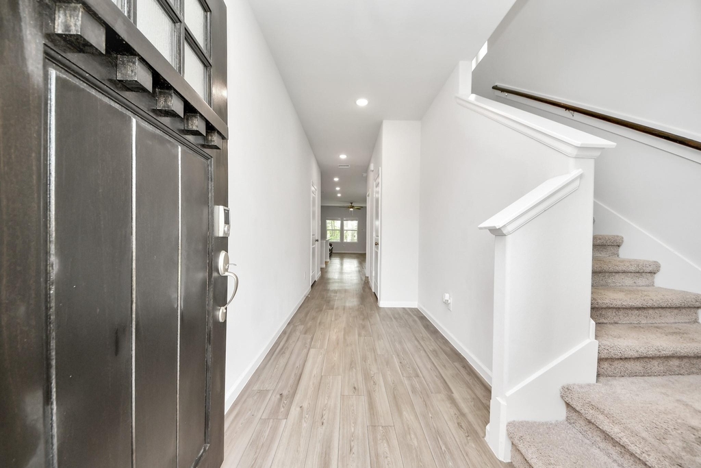 68 Valiant Ridge Trail - Photo 2