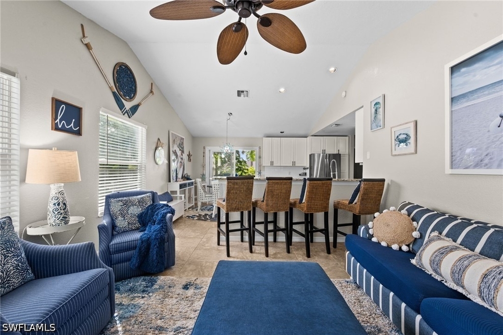 105 W Hilo Street - Photo 2