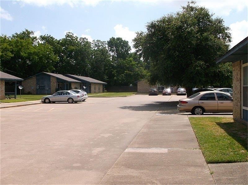 407 Mckinney Street - Photo 2
