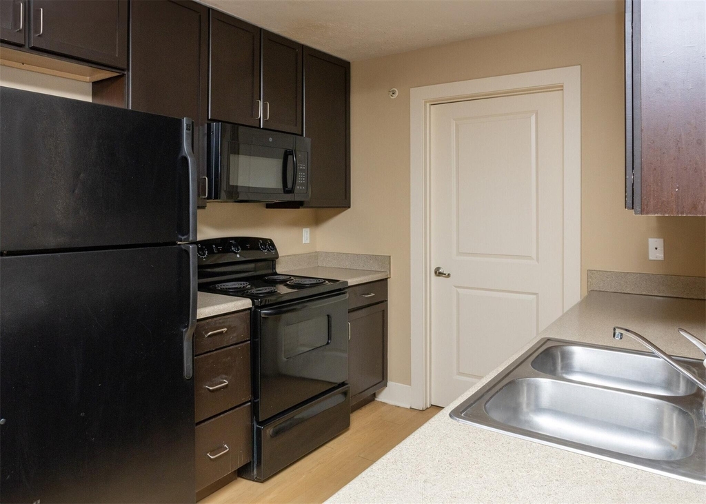 324 Towne Dr - Photo 8