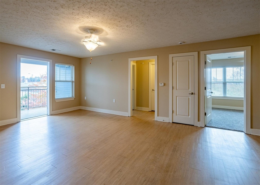 324 Towne Dr - Photo 7
