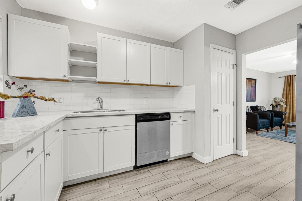 5009 Bataan Road - Photo 13