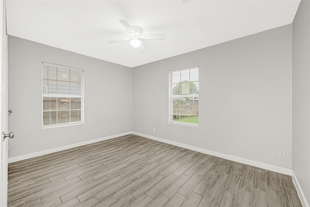 5009 Bataan Road - Photo 17