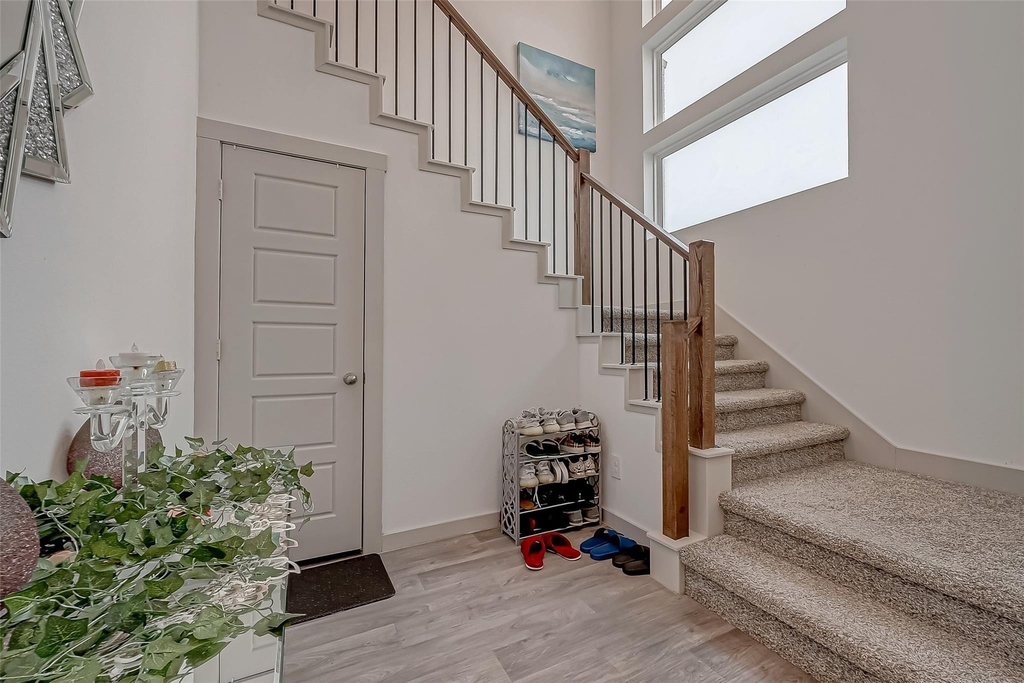 6850 Amber Cliff Lane - Photo 4
