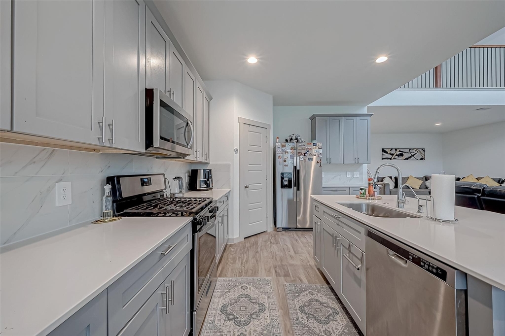6850 Amber Cliff Lane - Photo 18