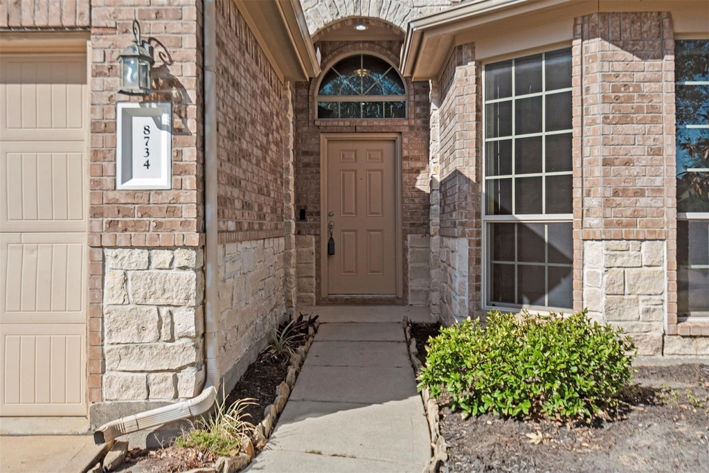 8734 Auburn Mane Drive - Photo 2
