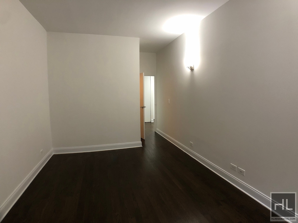 West 22 Street - Photo 1