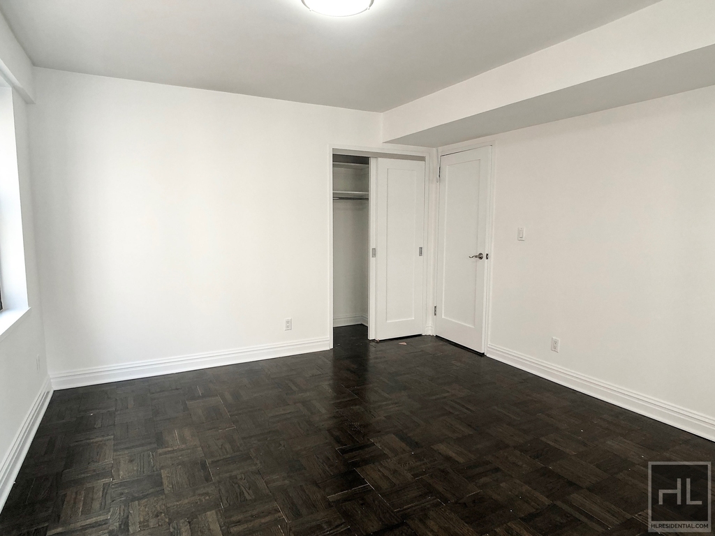 East 56 Street - Photo 1