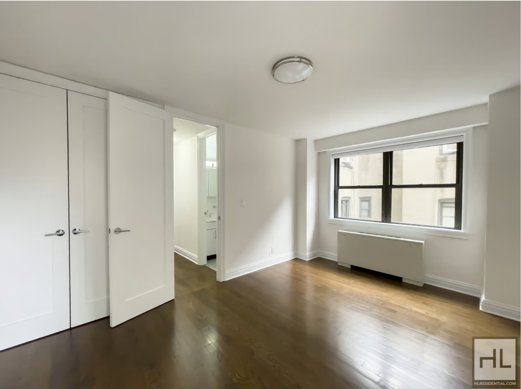 East 89th Street - Photo 2