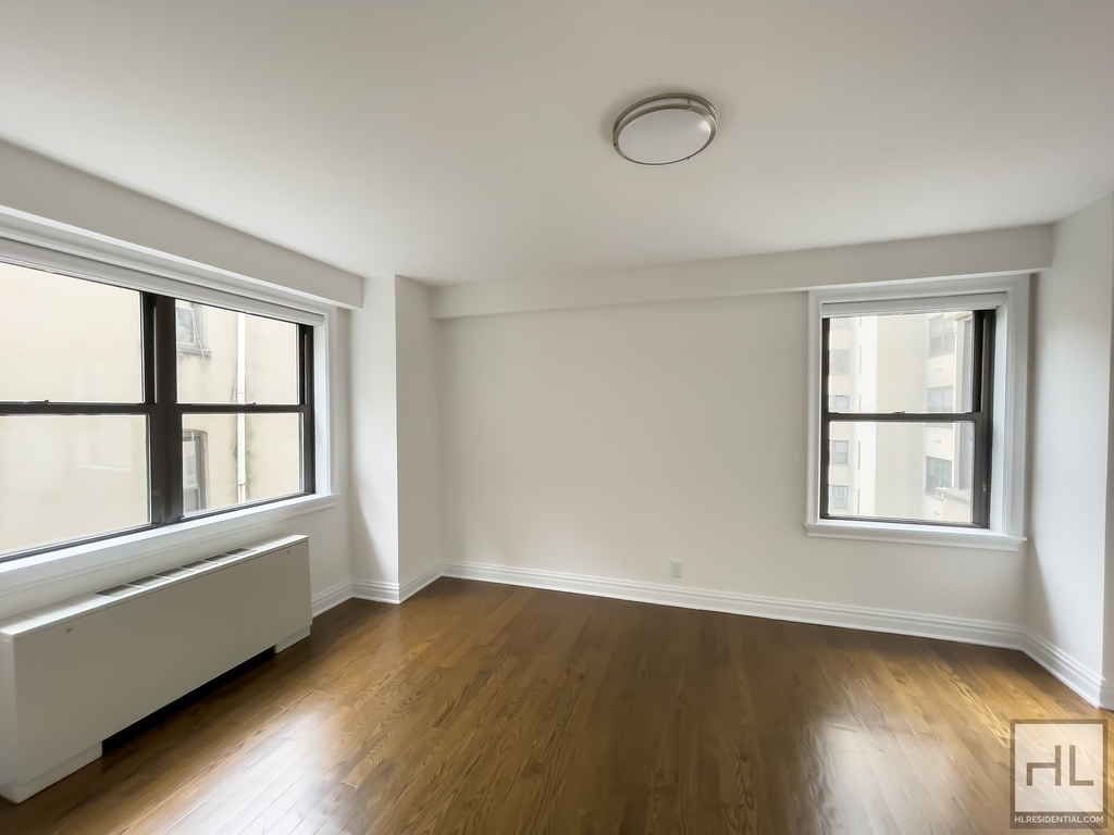 East 89th Street - Photo 3