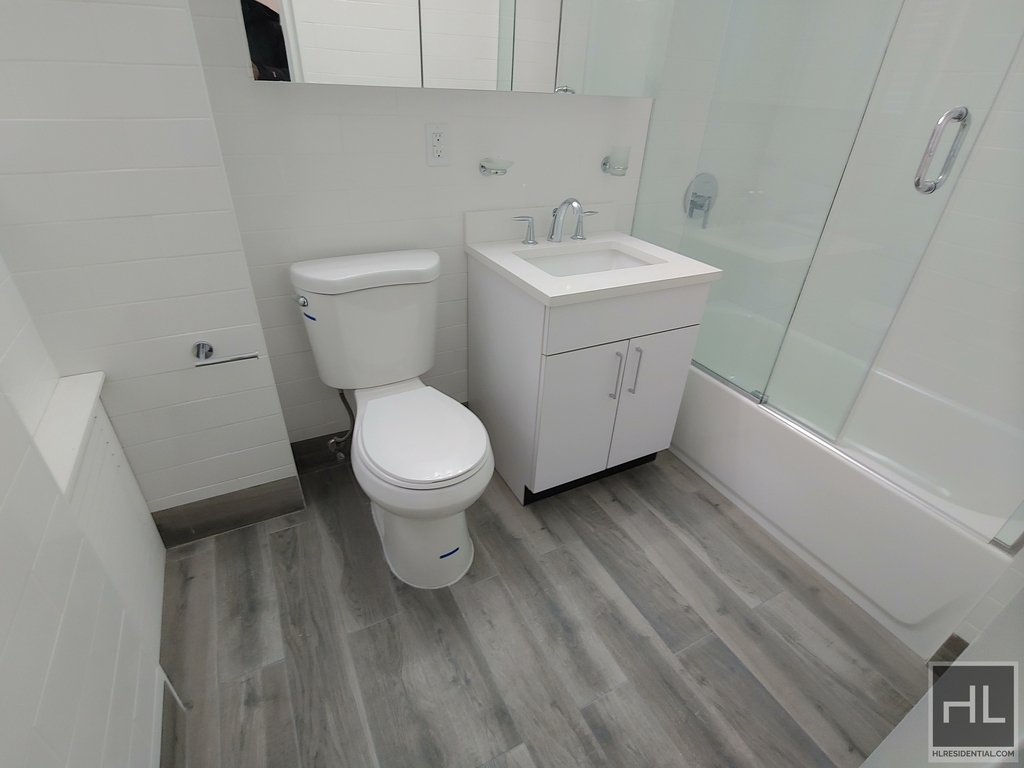 East 69 Street - Photo 6