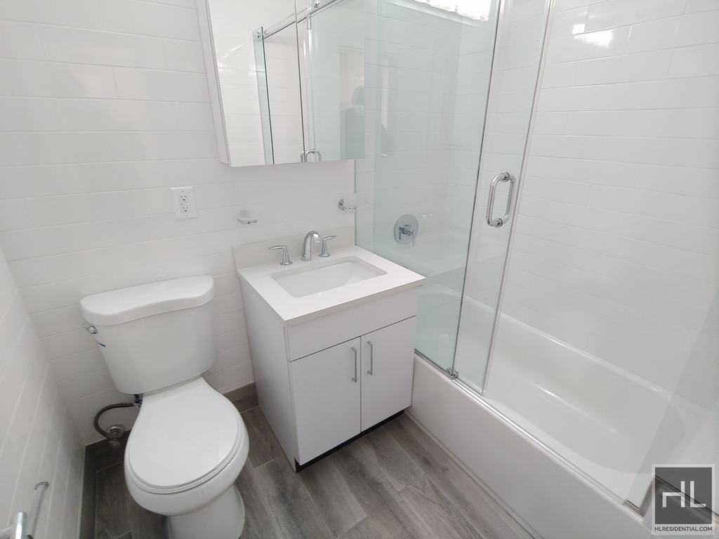 East 69 Street - Photo 7