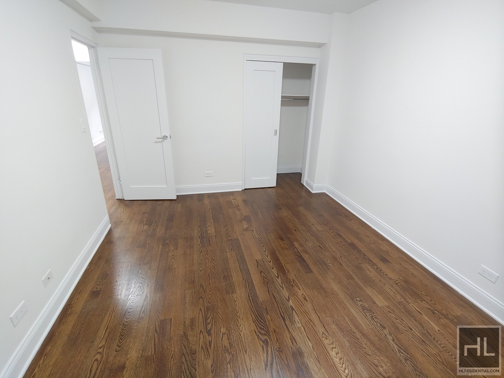 East 69 Street - Photo 3