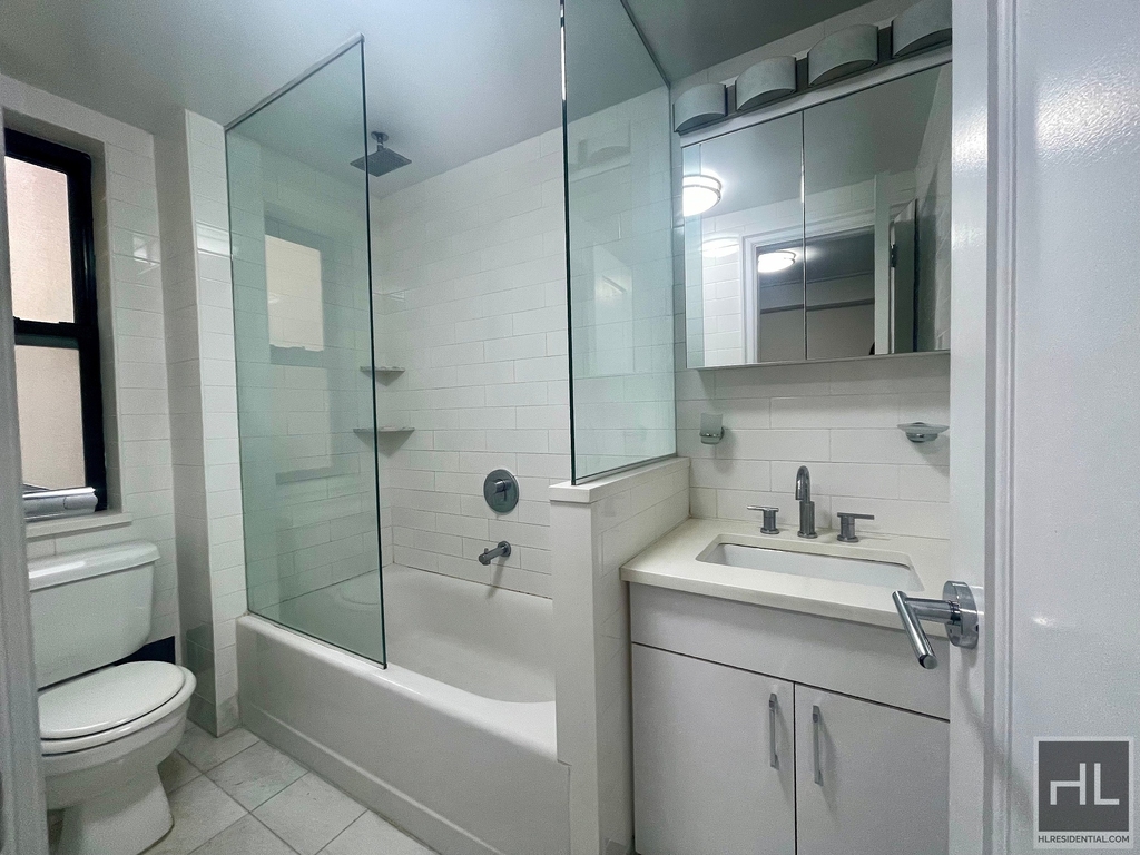 East 38 Street - Photo 5