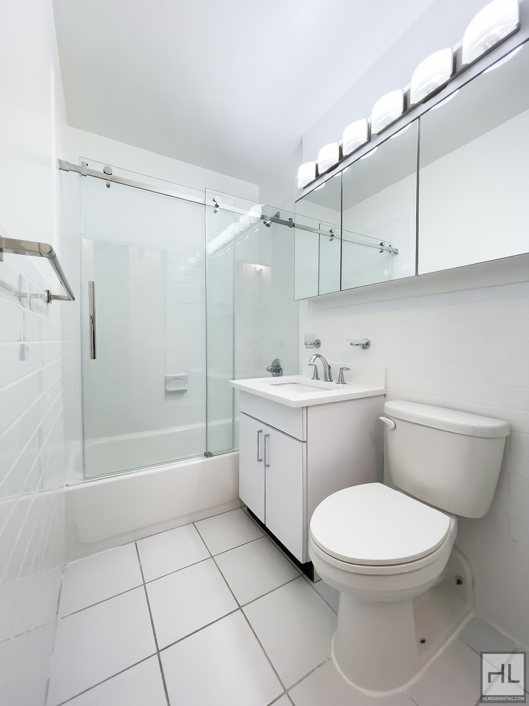 West 22 Street - Photo 7