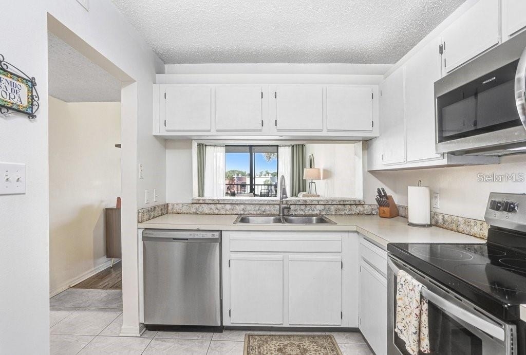 2424 W Tampa Bay Boulevard - Photo 3
