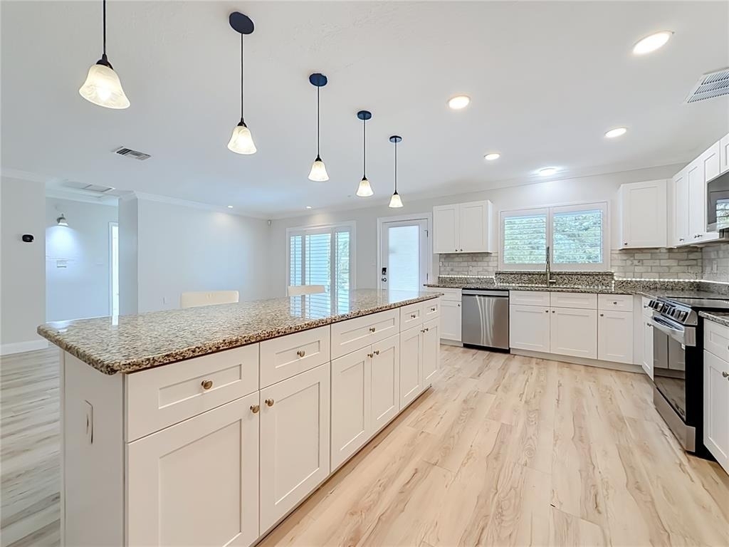 8270 30th Avenue N - Photo 11