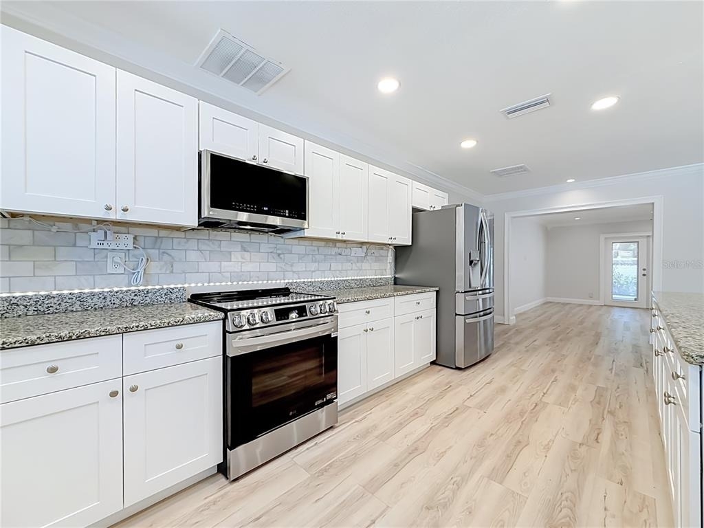 8270 30th Avenue N - Photo 16