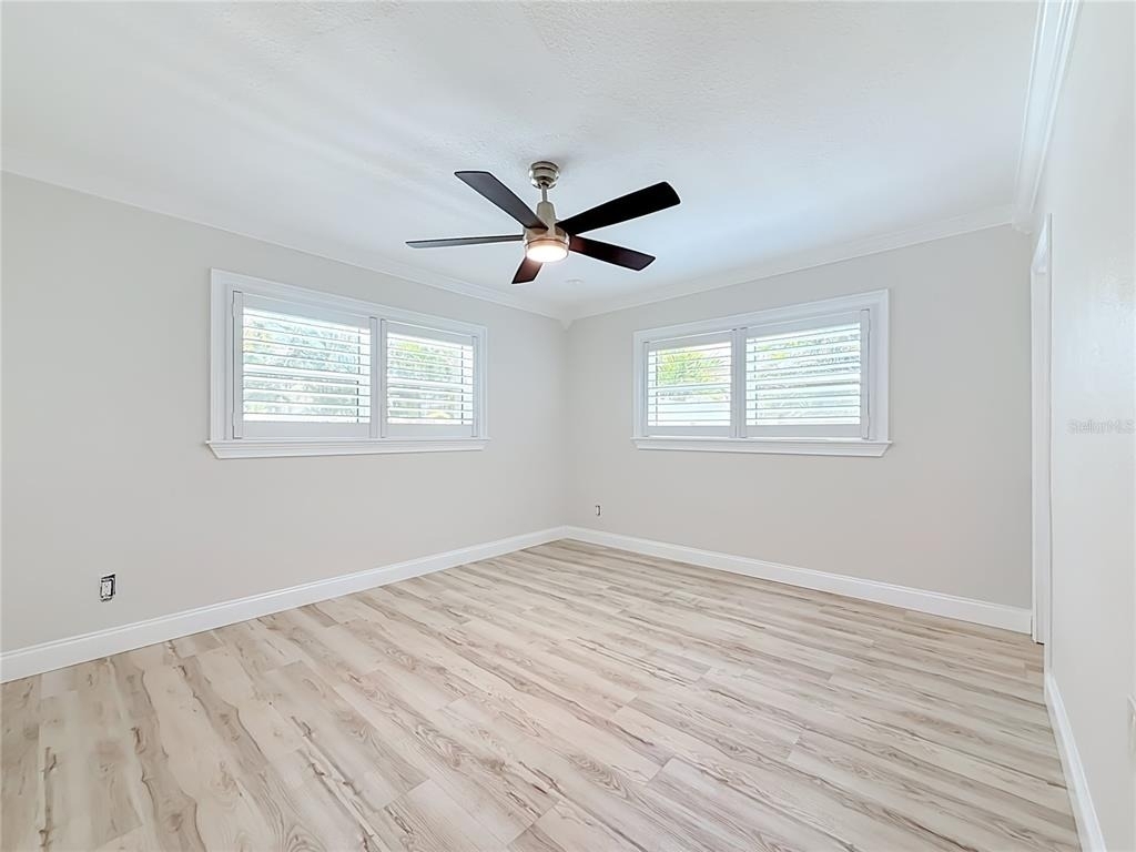 8270 30th Avenue N - Photo 33